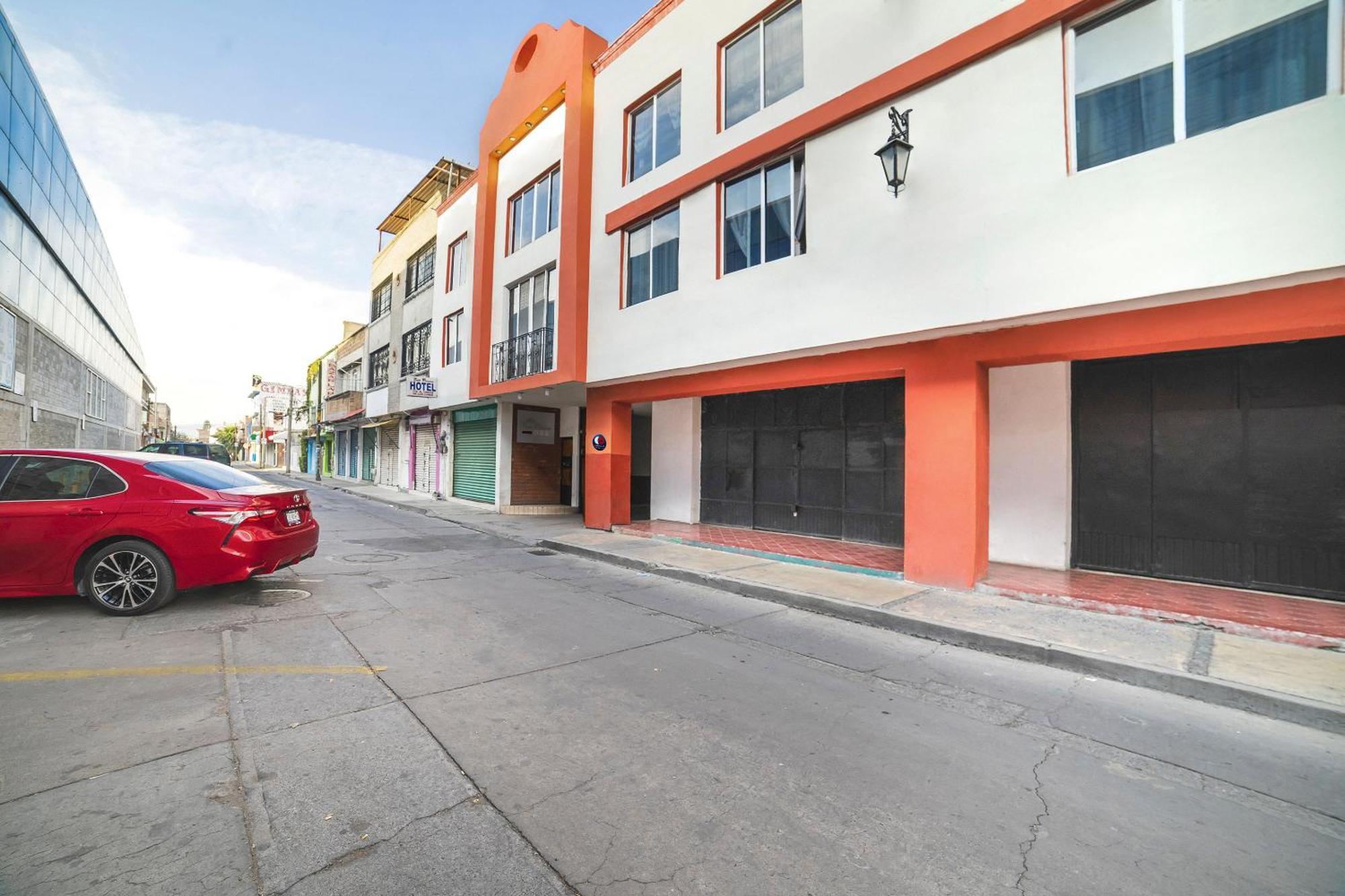 Capital O Hotel Casa Blanca Celaya  Exterior foto